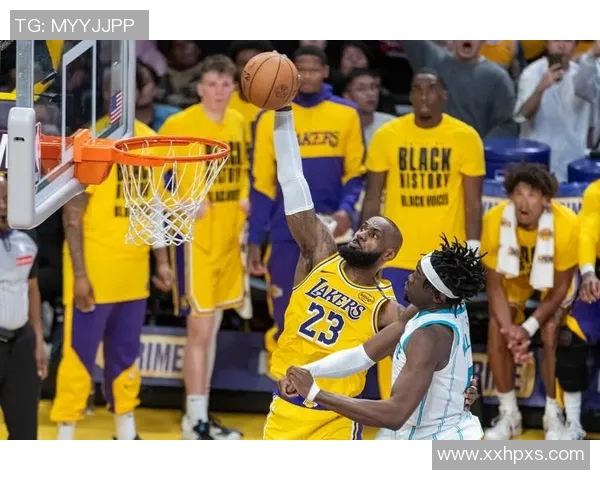 2008年4月12日湖人与黄蜂的激烈对决回顾与精彩瞬间分析